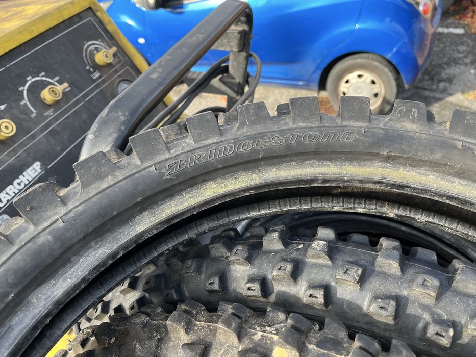 Гуми за кросов мотор 19 и 21 цола