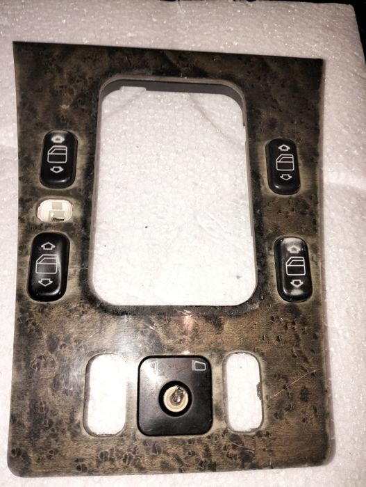 Продам панель на Мерседес