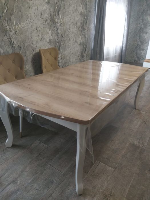 Стол для гостиной