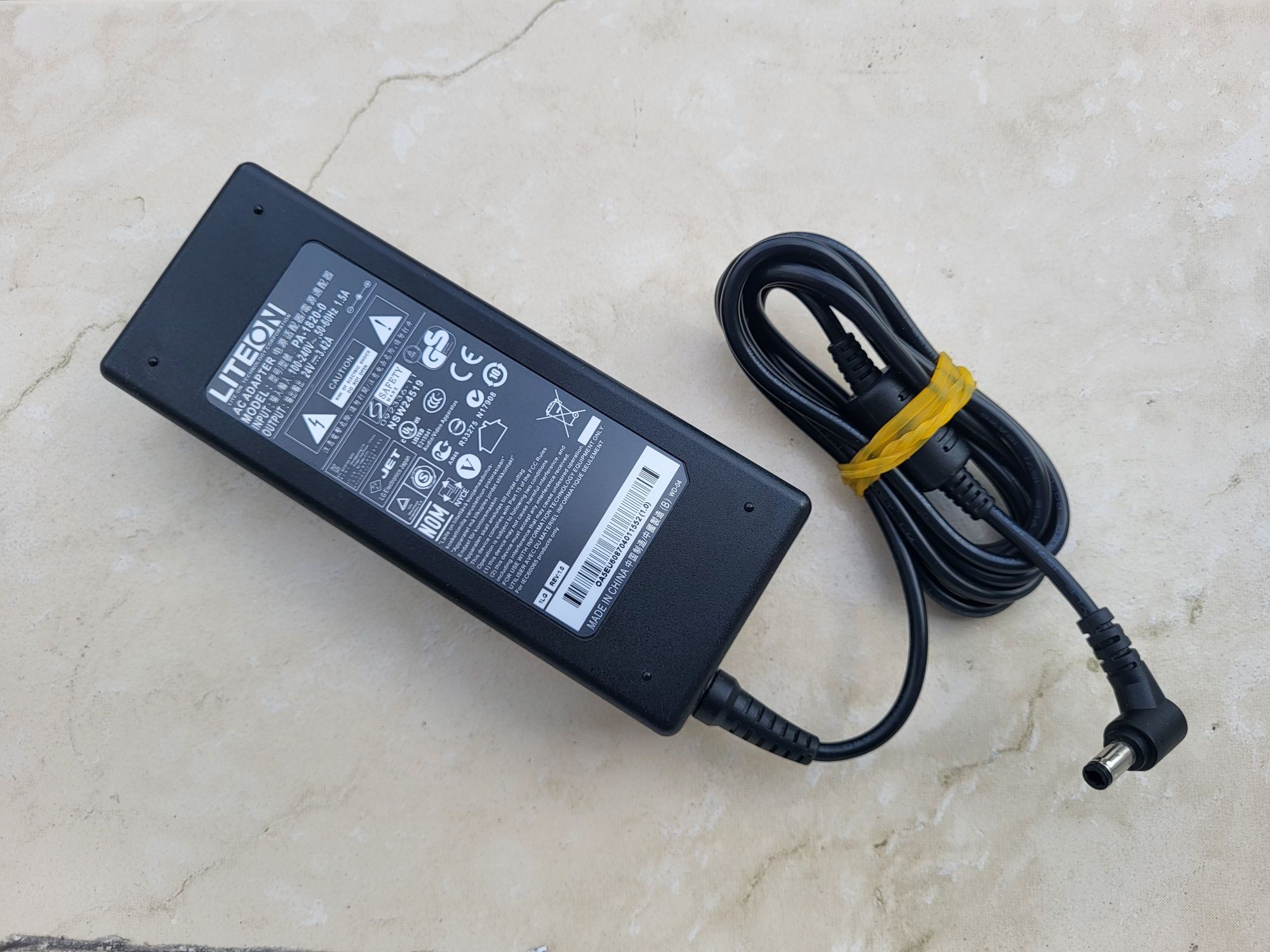 Alimentator video proiecror 24V 3,42A 75W mufa 5,5x2,5mm
