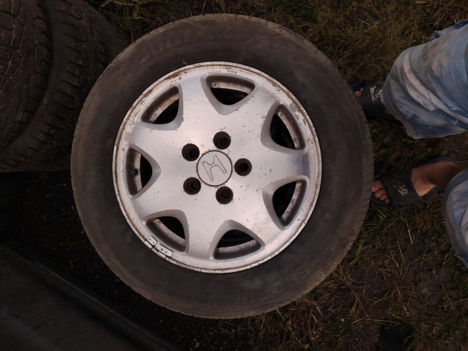 Продам колеса в сборе разболтовка 5.114.3 R15