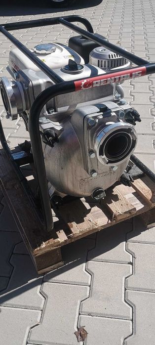 Închiriez motopompă HONDA WT 30 XK4