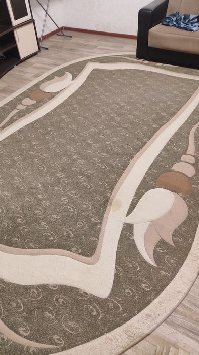 Ковер 4 на 2. Бесплатно.