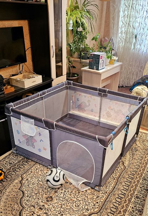 Продам манеж 130×130