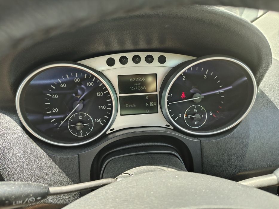 Dezmembrez Mercedes ML 320 cdi