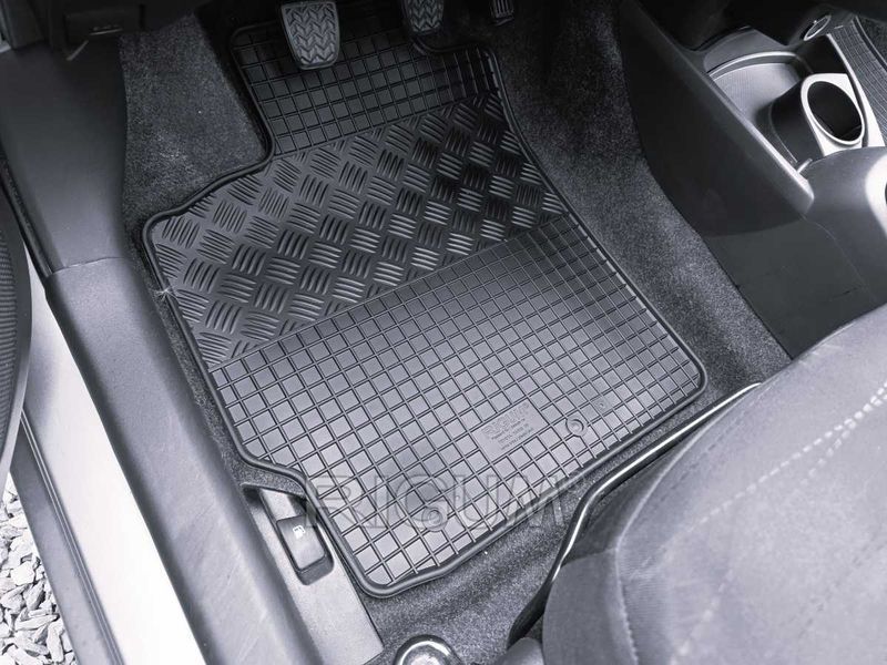 Гумени стелки или багажник TOYOTA YARIS Тойота Ярис от 2005 до 2011 г.