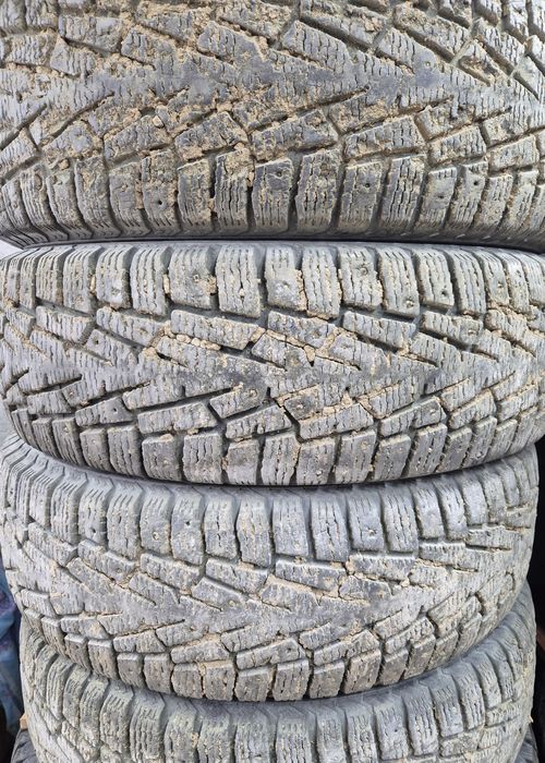 Продам автомобильные зимние  шины