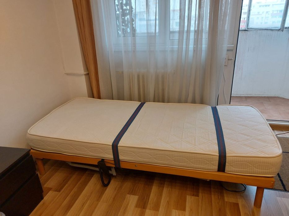 Vând pat electric cu telecomanda