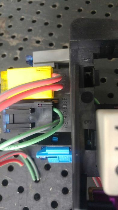 Bloc relee 2.0 b audi a4 b7 8e 8e1937503b