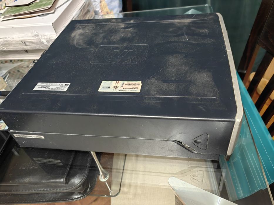 Продавам слим компютър цял или на части