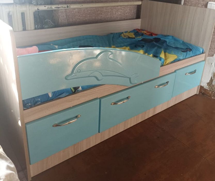 Продам кровать детскую