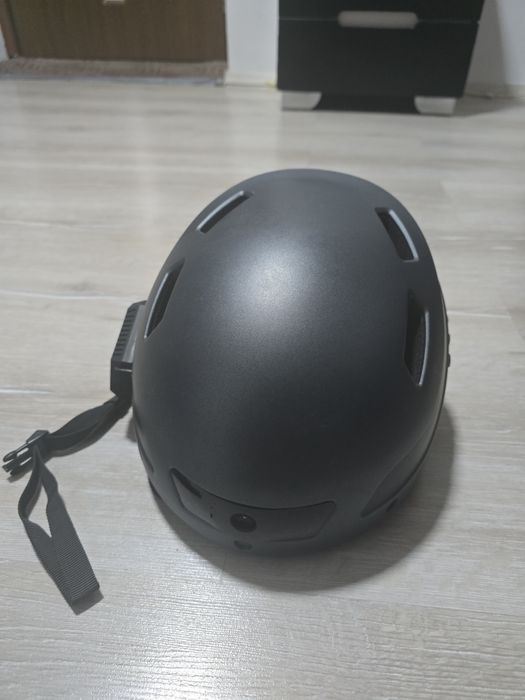 Vând cască pentru bicicletă inteligentă