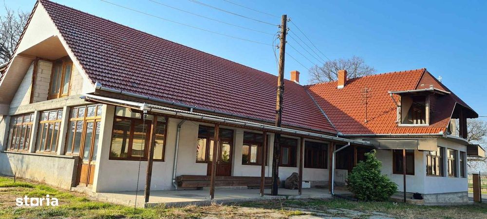 Casa 350 mp + 45 ari teren dublu front Ratesti