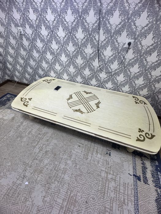 Стол сатылады состаяннасы жақсы уйге улкен болып жатыр сол себеп