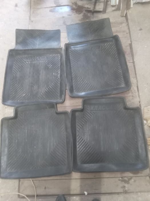 Резиновые коврики на жигули