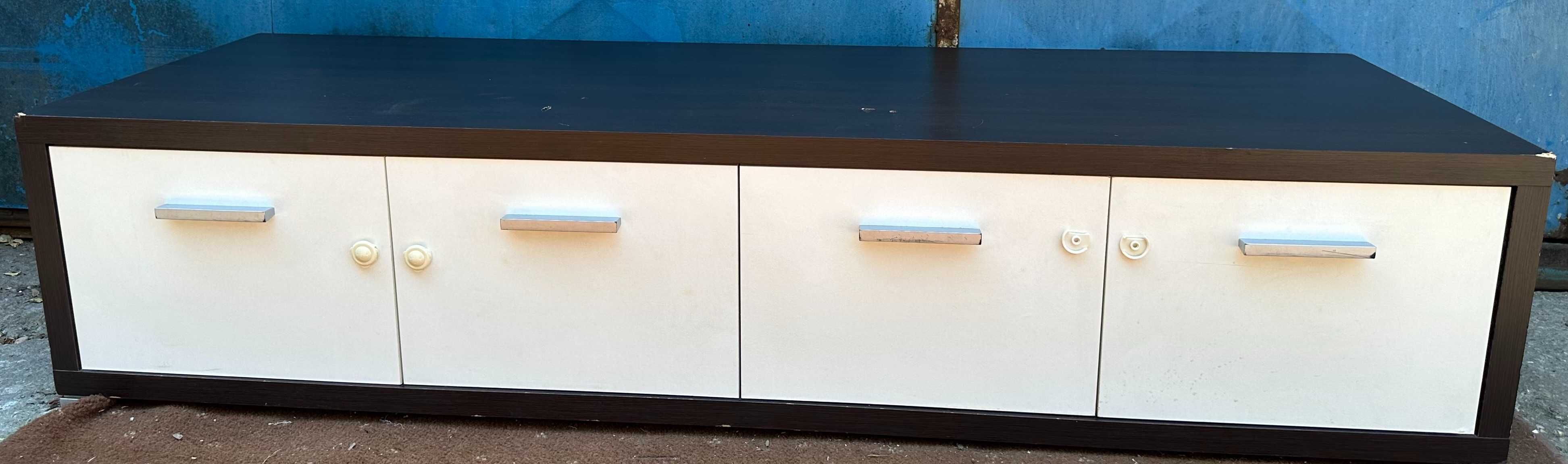 2 buc Comoda 1,90 m pentru living; Comoda cu 3 usi