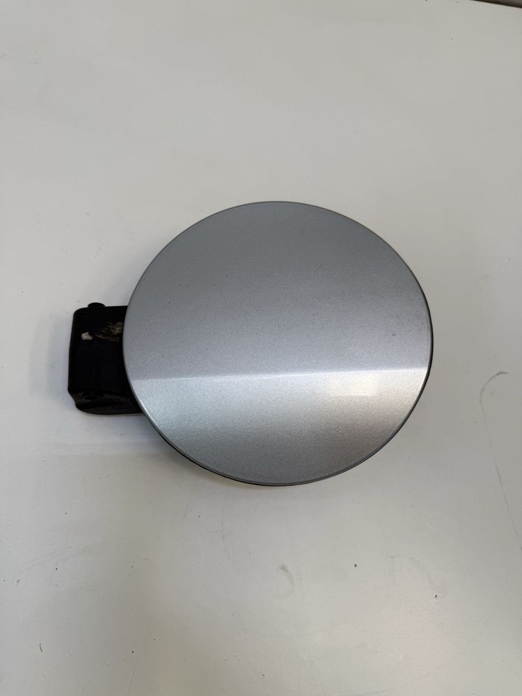 Usa portita buson actuator rezervor VW Tiguan gri argintiu LA7W