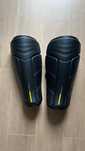 Tibiere kickbox, M, NEW - nefolosit