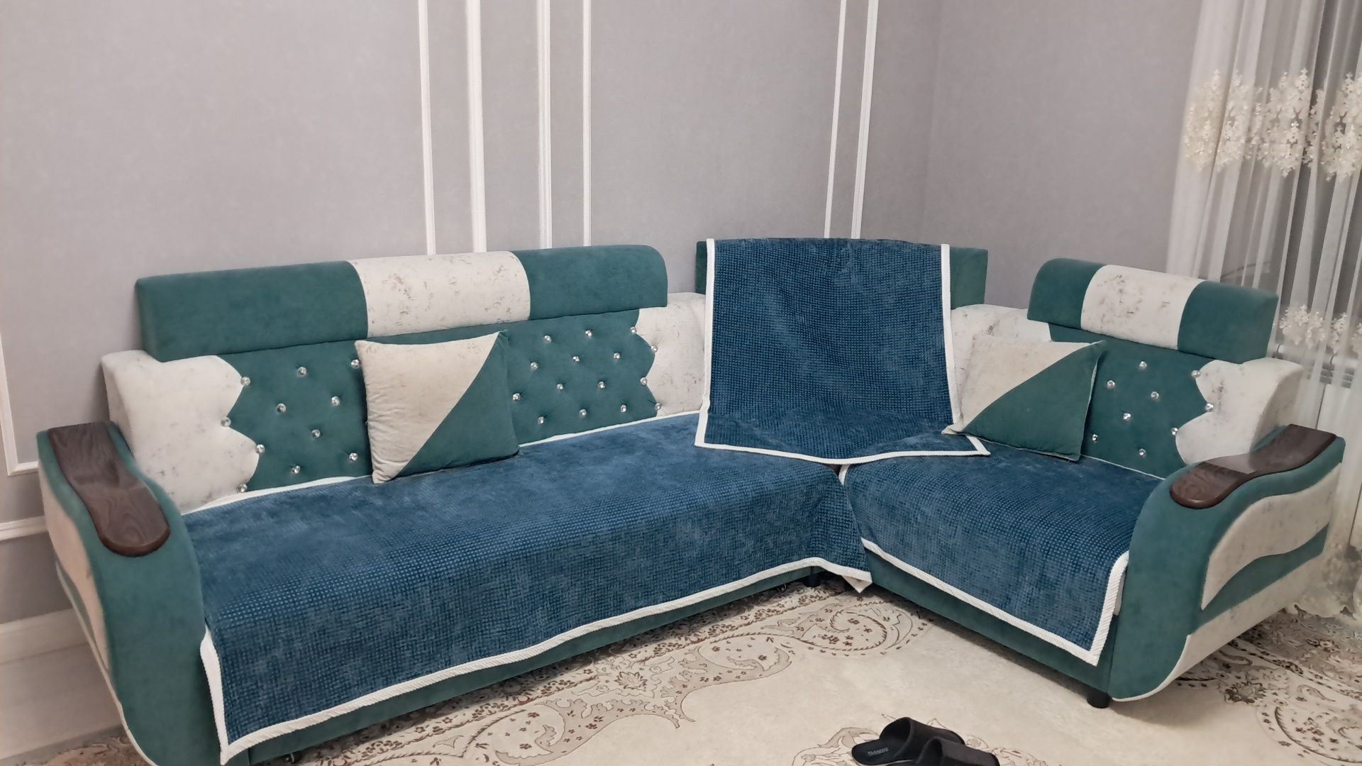 Продам диван в отличном состоянии