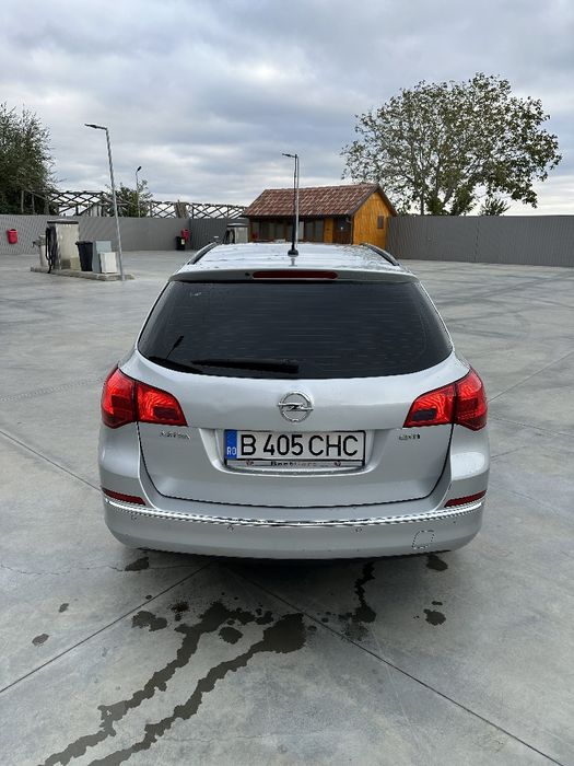 Opel Astra J 1.7cdti 110cp 2013
