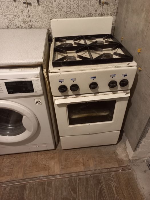 Продаю газовую плиту
