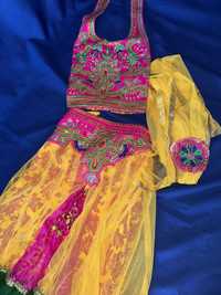 Индийское сари (костюм)
