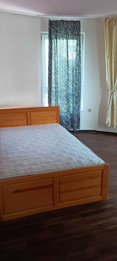 Продава се Четиристаен апартамент в Добрич, Център - 100 кв.м за 2550 €/кв.м - Снимка #1