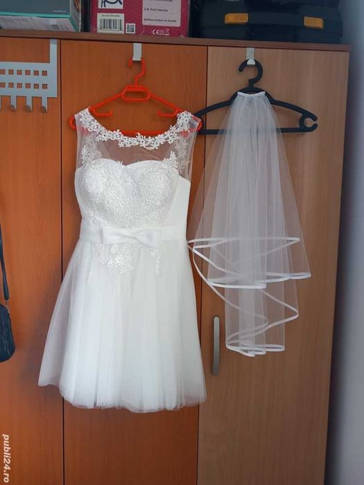 Rochie scurta de mireasa și voal