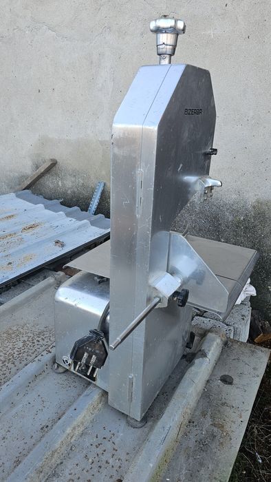 Банциг за месо риба кости Bizerba