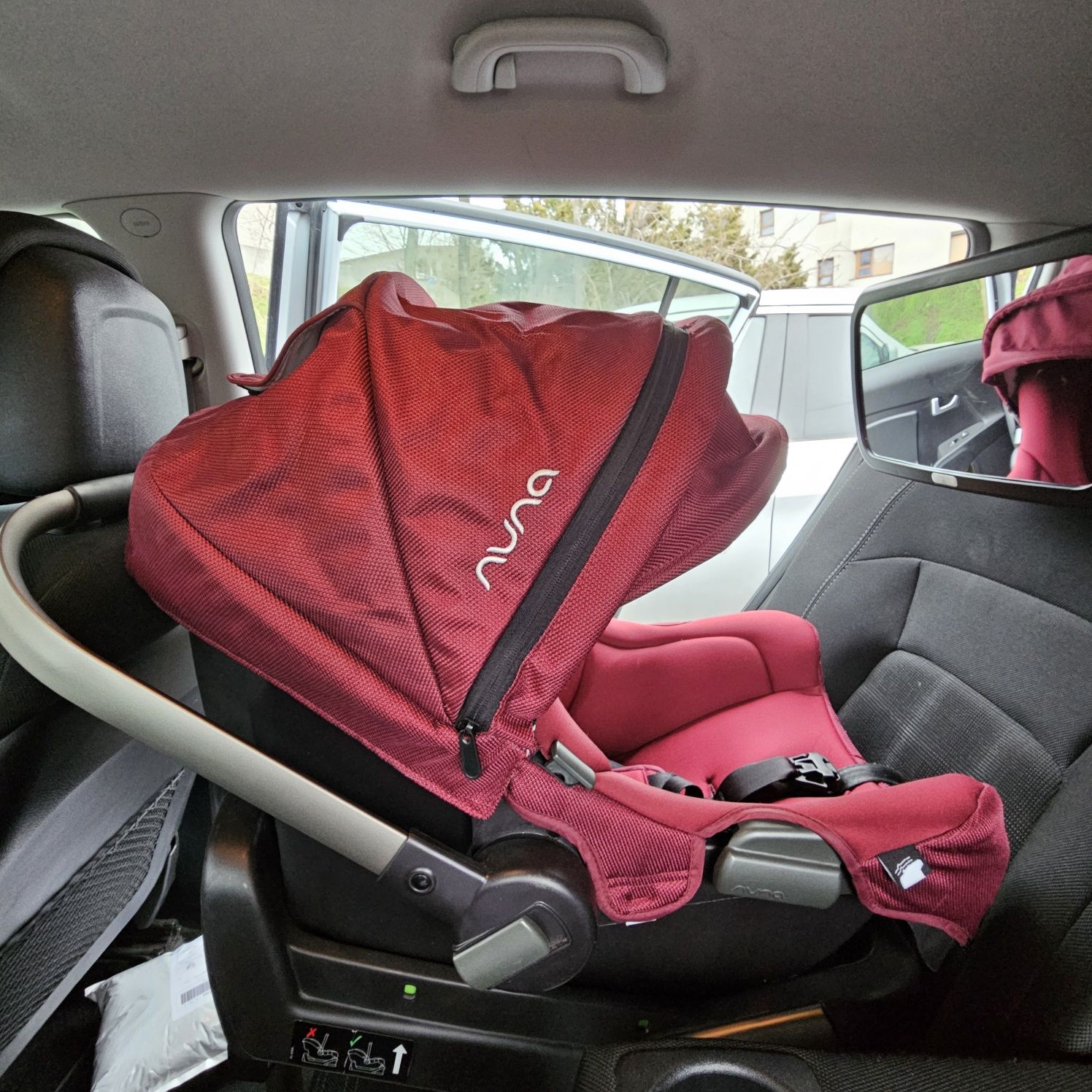 Scoica Nuna Pipa Editie Berry + Baza Isofix