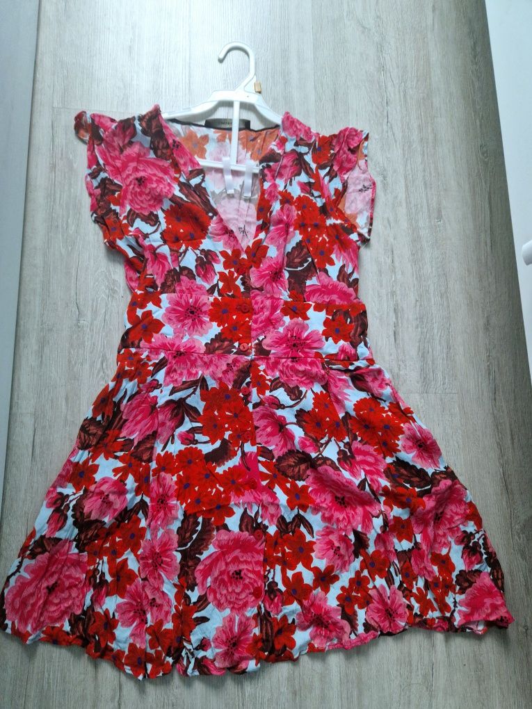 Разкошна Рокля на Zara Basic - S