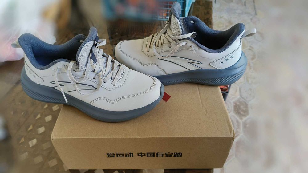 Krosovkalar original Anta suv o'tkazmaydigan kuzgi/bahorgi б/у