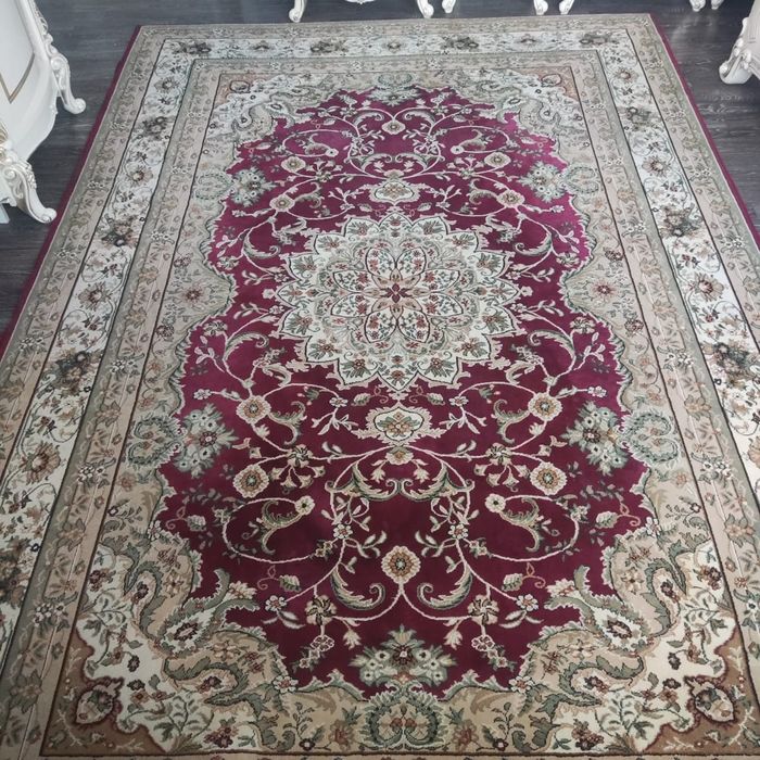 Продам турецкий ковер 2 на 3