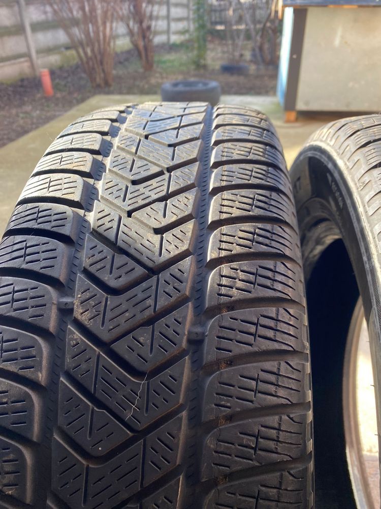 2 buc iarna 215/65/17 Pirelli Scorpion