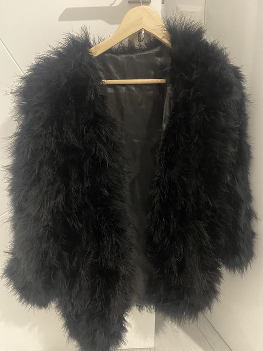 Палто от щраусови пера