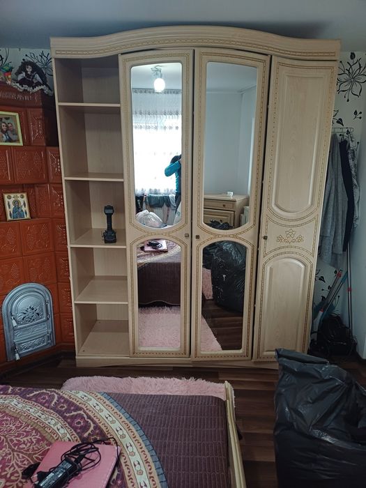 Vând șifonier 4 uși