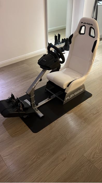 Playseat cu volan si pedalier logitec G29