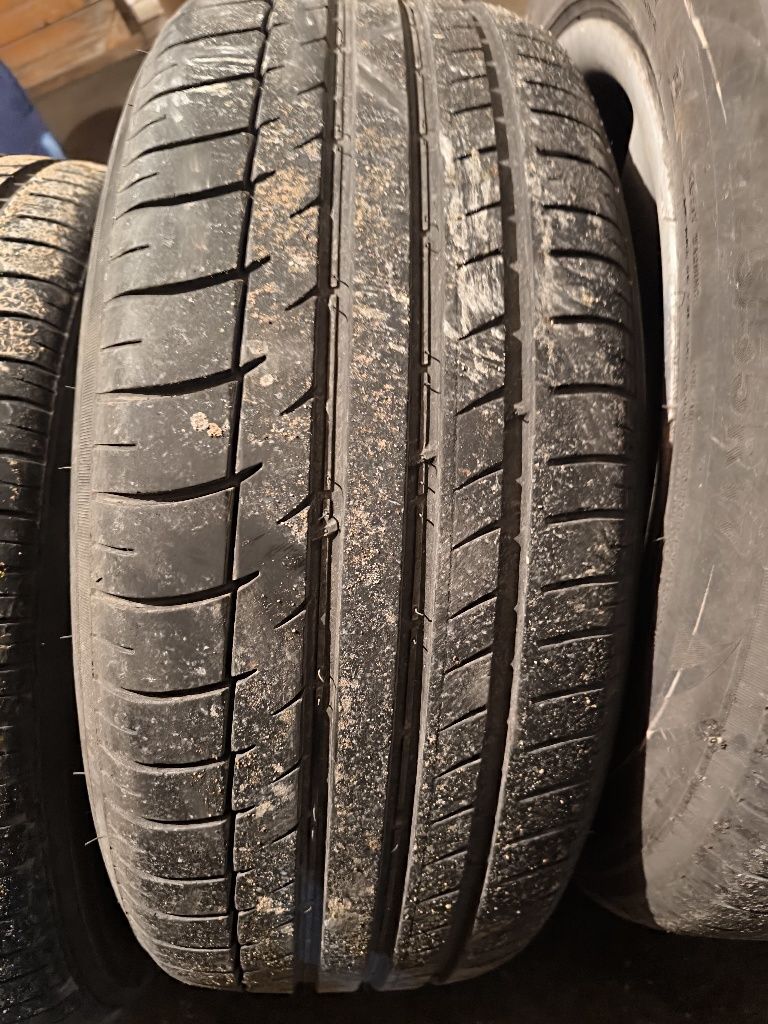 БМВ Шины 225/55r17 трианджел