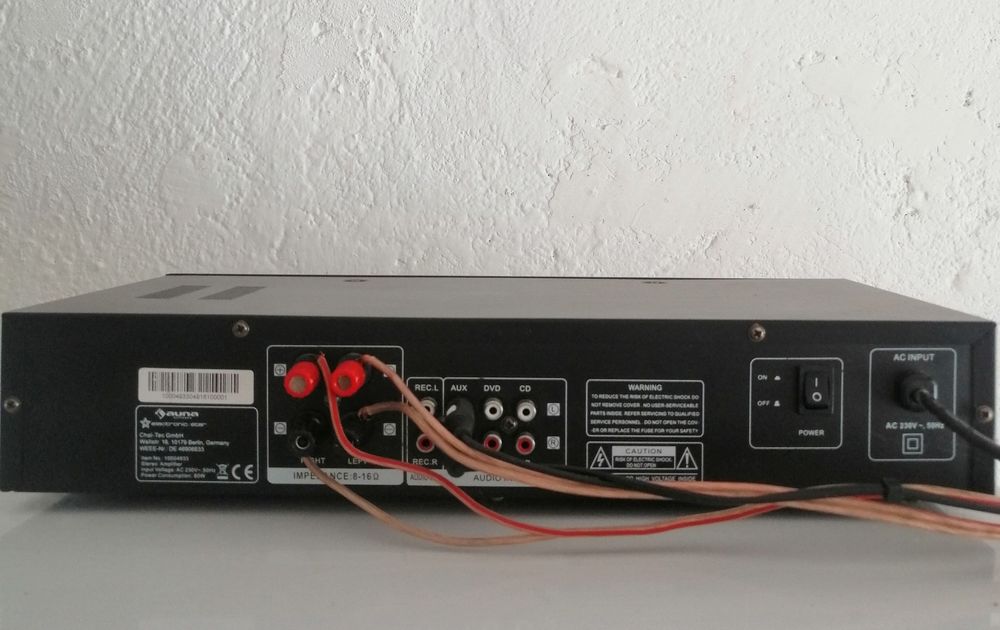 Amplificator, stație muzicală fără defecte, în perfectă stare de funcț