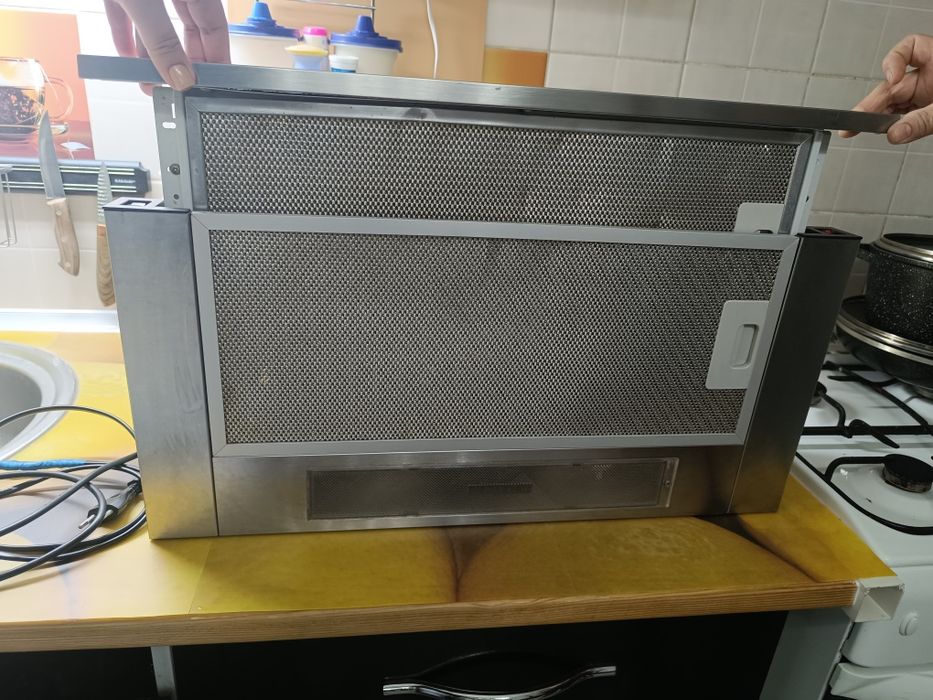 Продам вытяжку на кухню