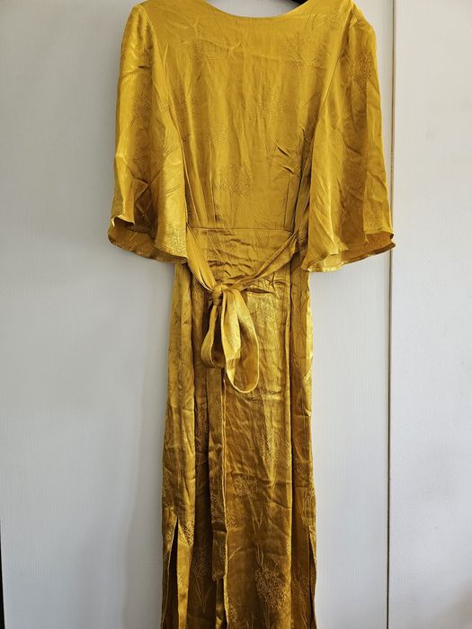 Rochie H&M material satinat nouă