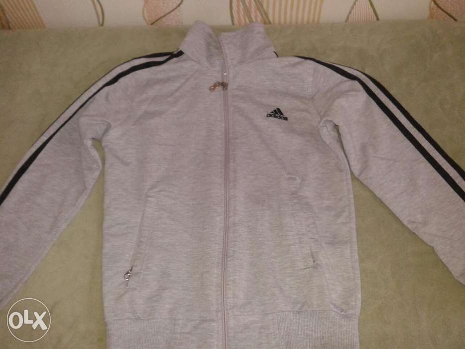 Продам спортивный костюм на мальчика