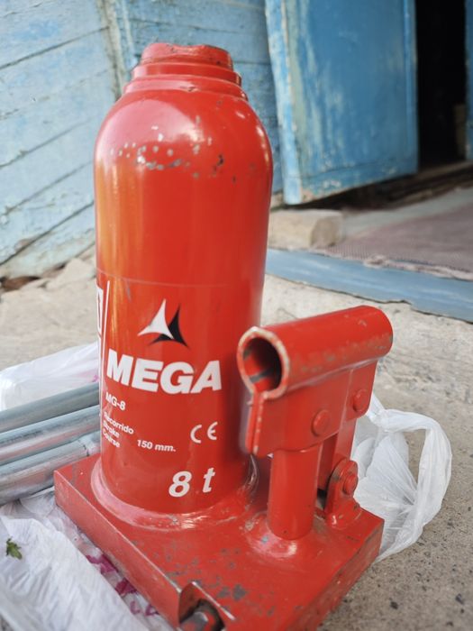 Домкрат MEGA MG-8