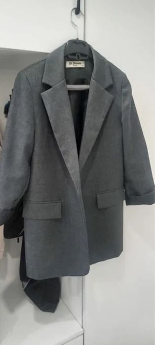 Женский костюм 44-46 размер, 5000тг.