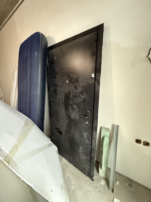 Дверь входная железная ширина полотна 90см (проем 1м)