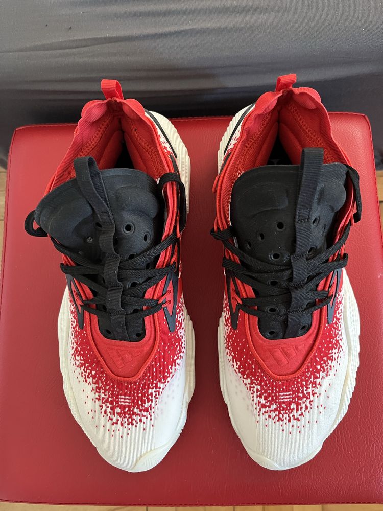 Маратонки Adidas Trae Young 3