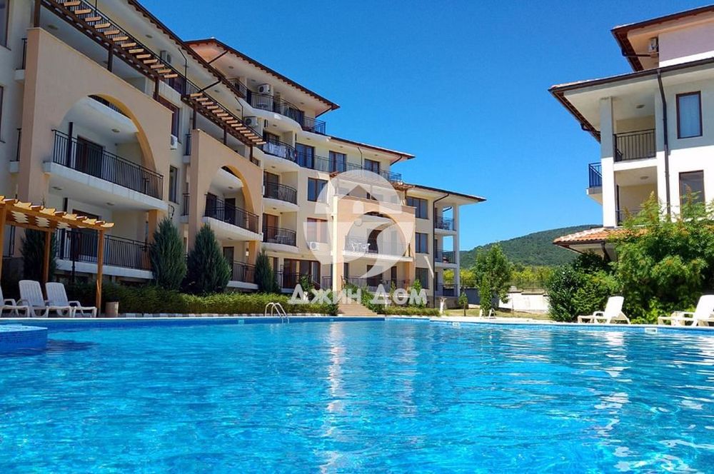 Просторен едностаен апартамент в к-с „Арките“, с. Кошарица