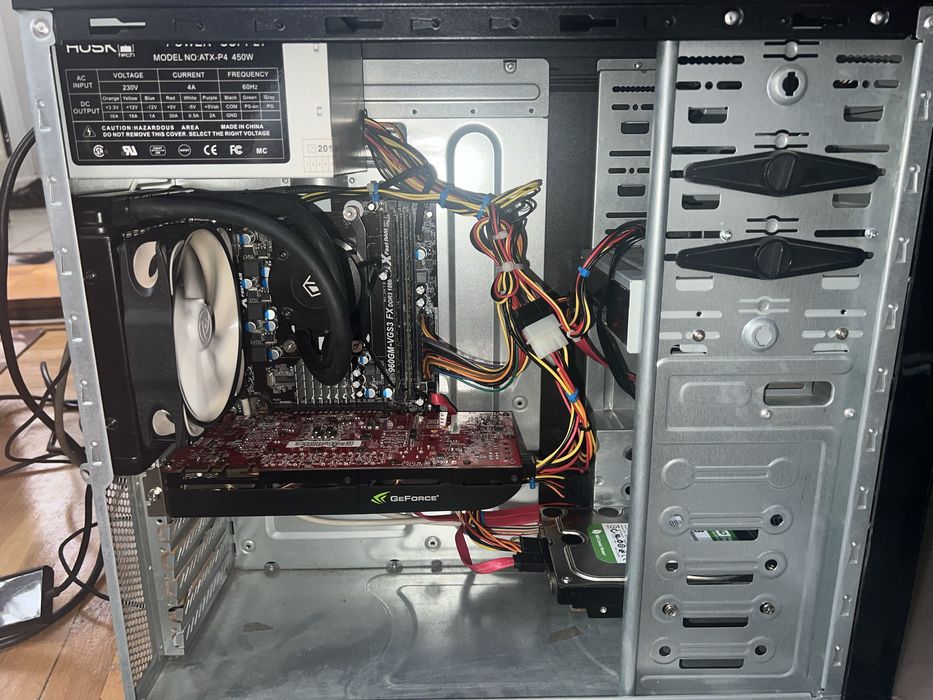 Pc Amd fx 6300, 8gb ram, nvidia gtx 560, ssd 120gb, hdd 1tb.