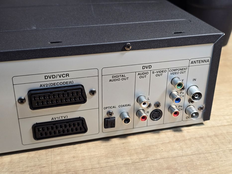 Video player combo FUNAI dvd vhs, dual recorder,  w4a-a4180db