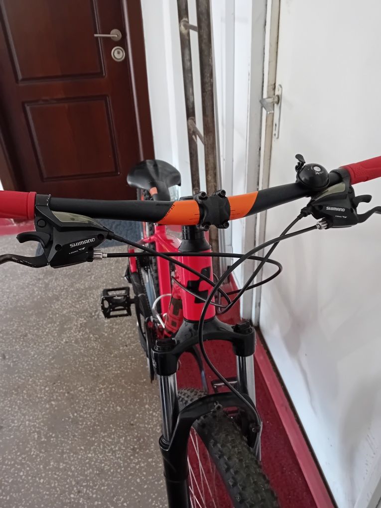 Bicicleta Cube mountain bike 27.5